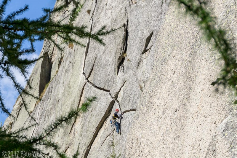 One of the uber classics.  View of P1-2.  Since we didn\'t bring a couple #5 and #6 cams we didn\'t get on it.