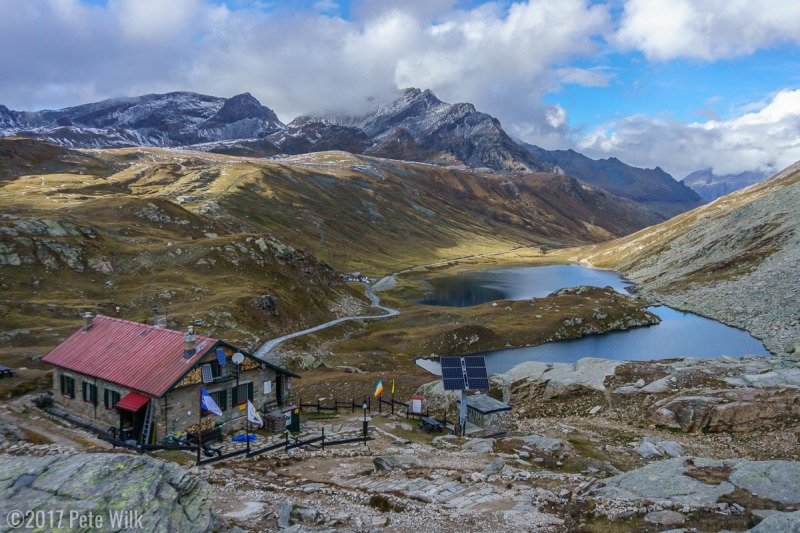 At the top of the pass we stopped and only looked down into the otherside.  This hut was just a few seconds walk from the road.