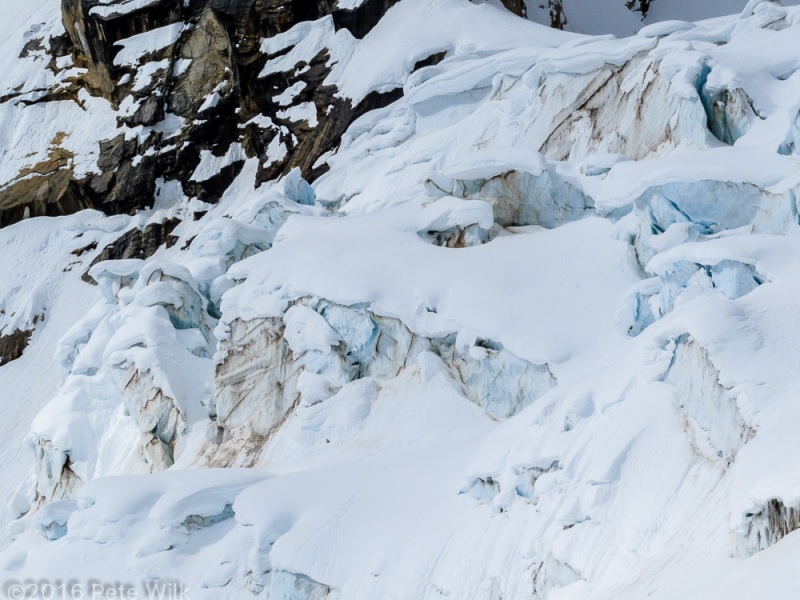 Broken glacier in 747 Pass.