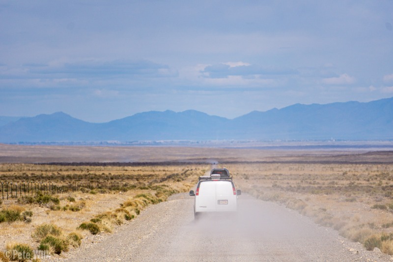 Wide open spaces and straigh dirt roads.