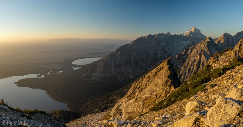 Sunrise on the way up to the beginning of the CMC Route (5.5).