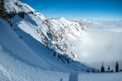 As we got to the end of the flat section we could see the clouds tounging up the valley.