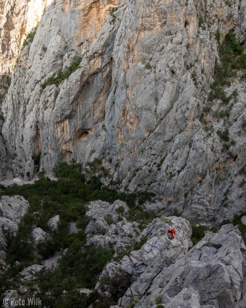 The park is centered around this amazing canyon and a similar one to the south east.  Limestone in easy and hard forms all around.  If you look closely you can see the main trail down on the left.